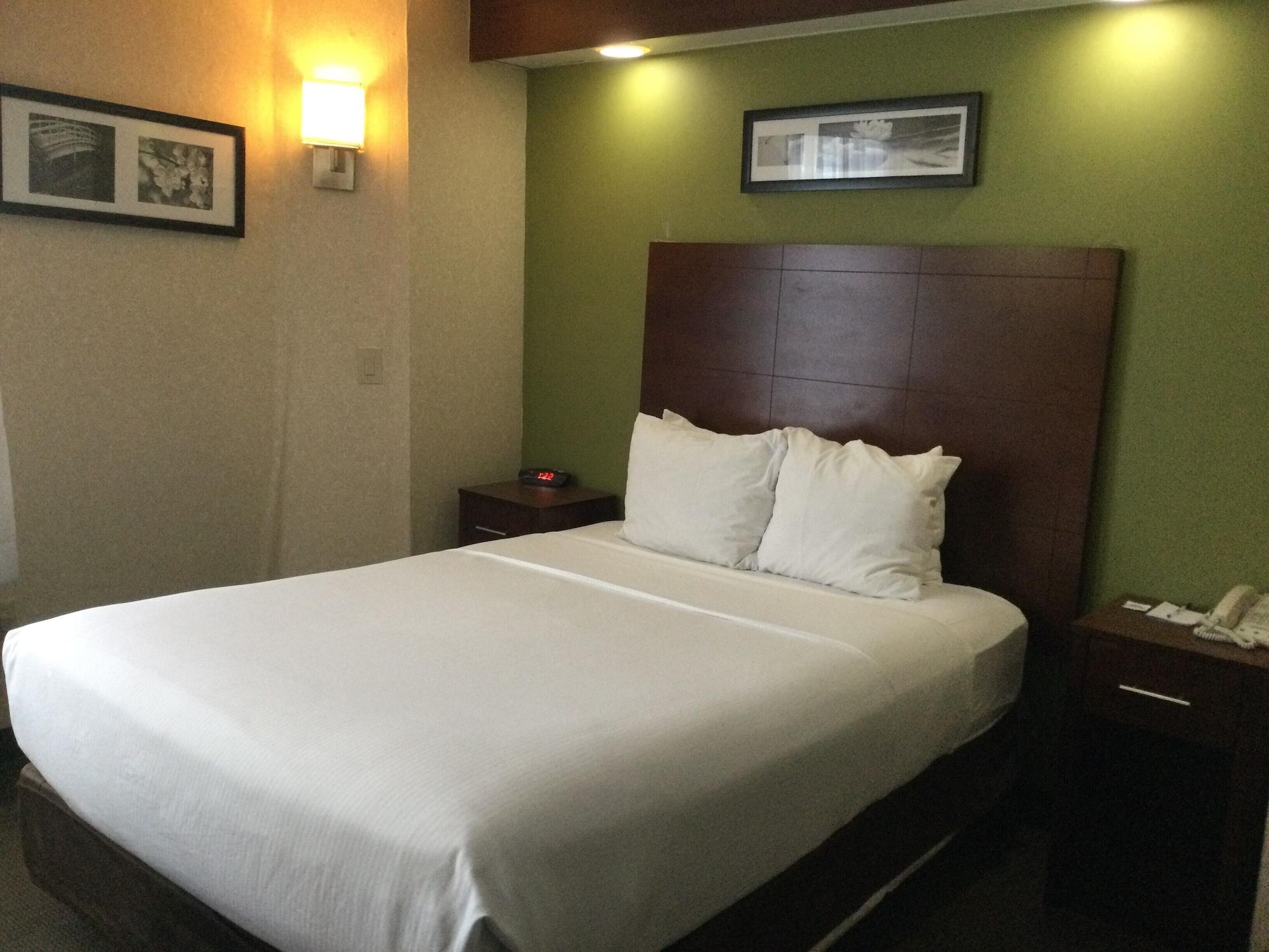 Hotel Baymont By Wyndham Flat Rock Extérieur photo