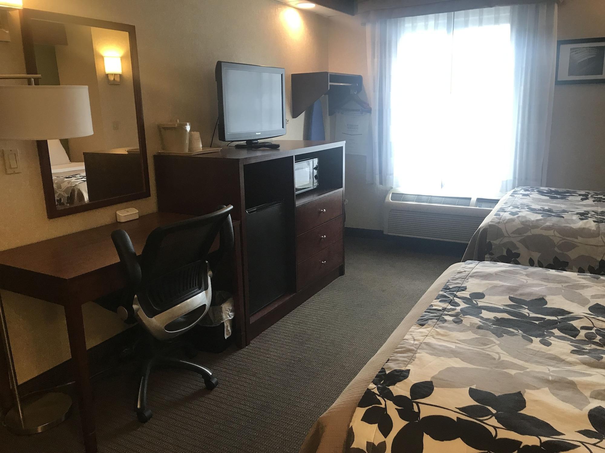 Hotel Baymont By Wyndham Flat Rock Extérieur photo