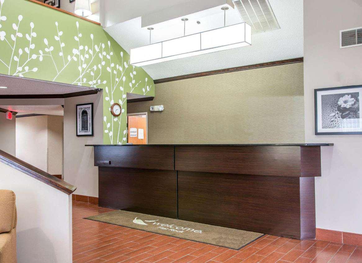 Hotel Baymont By Wyndham Flat Rock Extérieur photo
