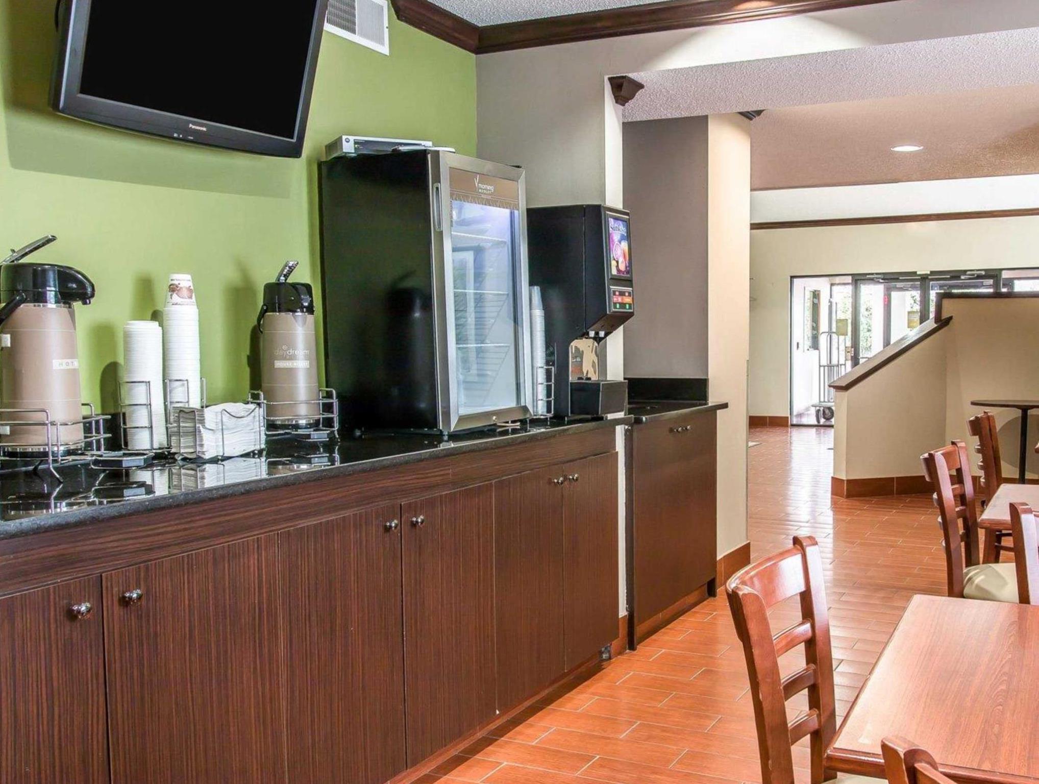 Hotel Baymont By Wyndham Flat Rock Extérieur photo