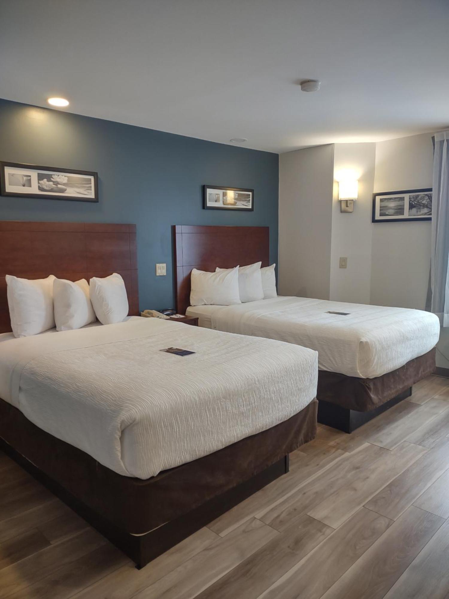 Hotel Baymont By Wyndham Flat Rock Extérieur photo