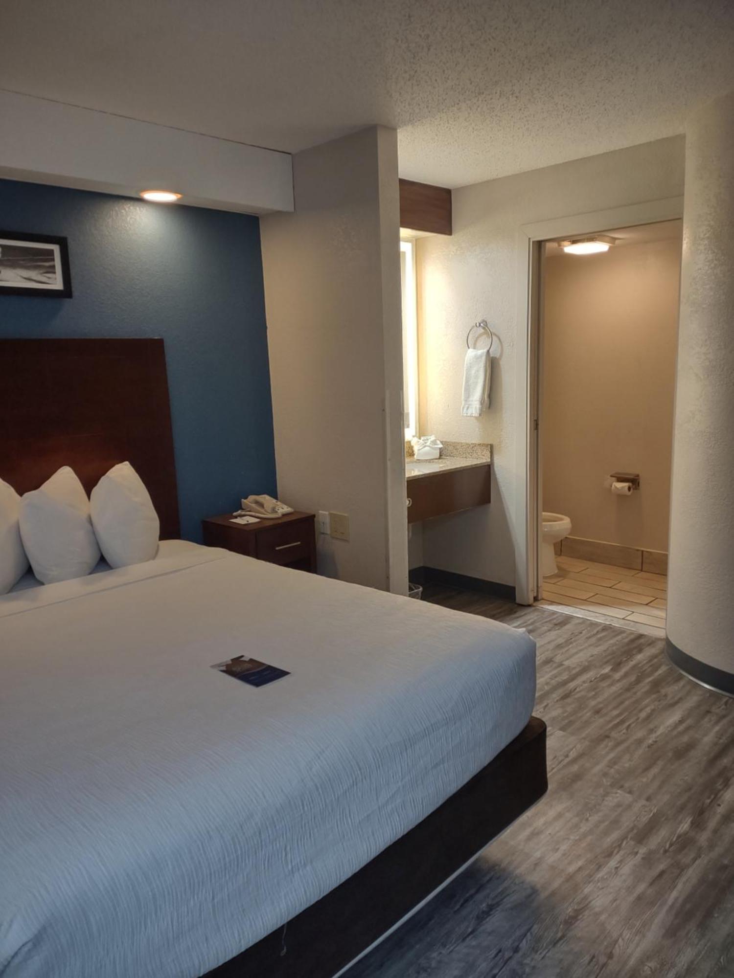 Hotel Baymont By Wyndham Flat Rock Extérieur photo