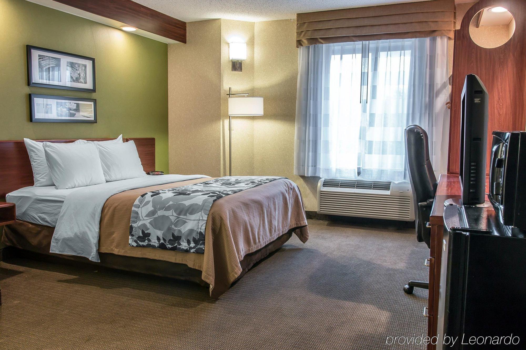 Hotel Baymont By Wyndham Flat Rock Extérieur photo