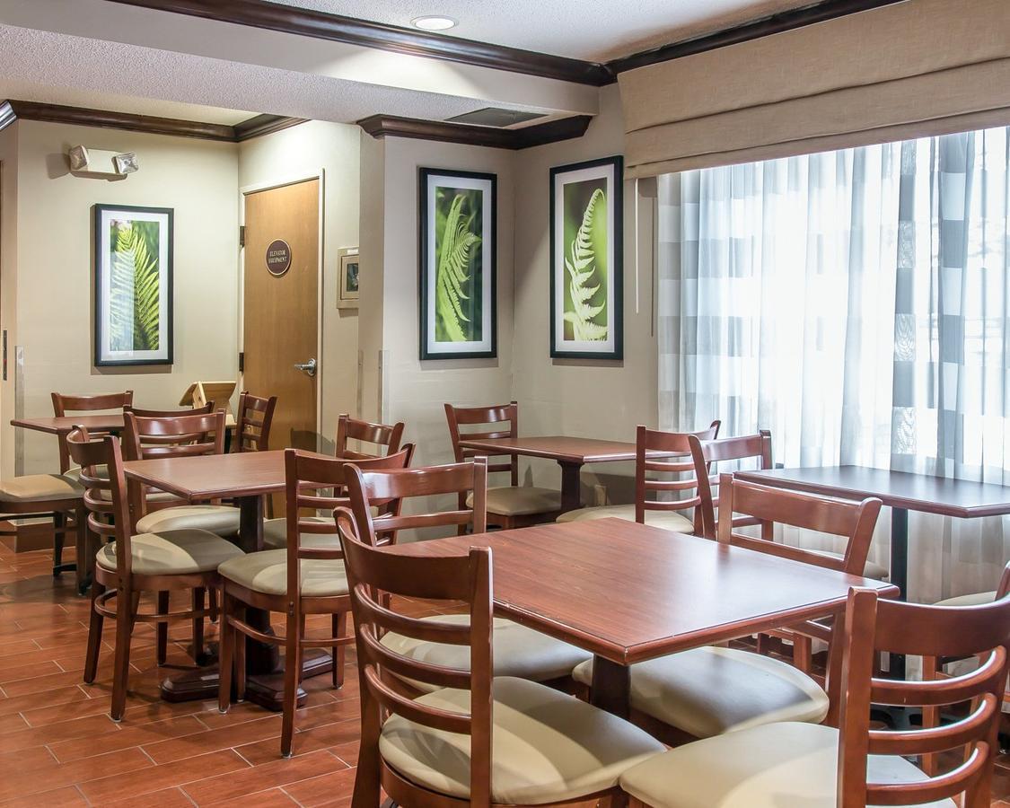 Hotel Baymont By Wyndham Flat Rock Extérieur photo