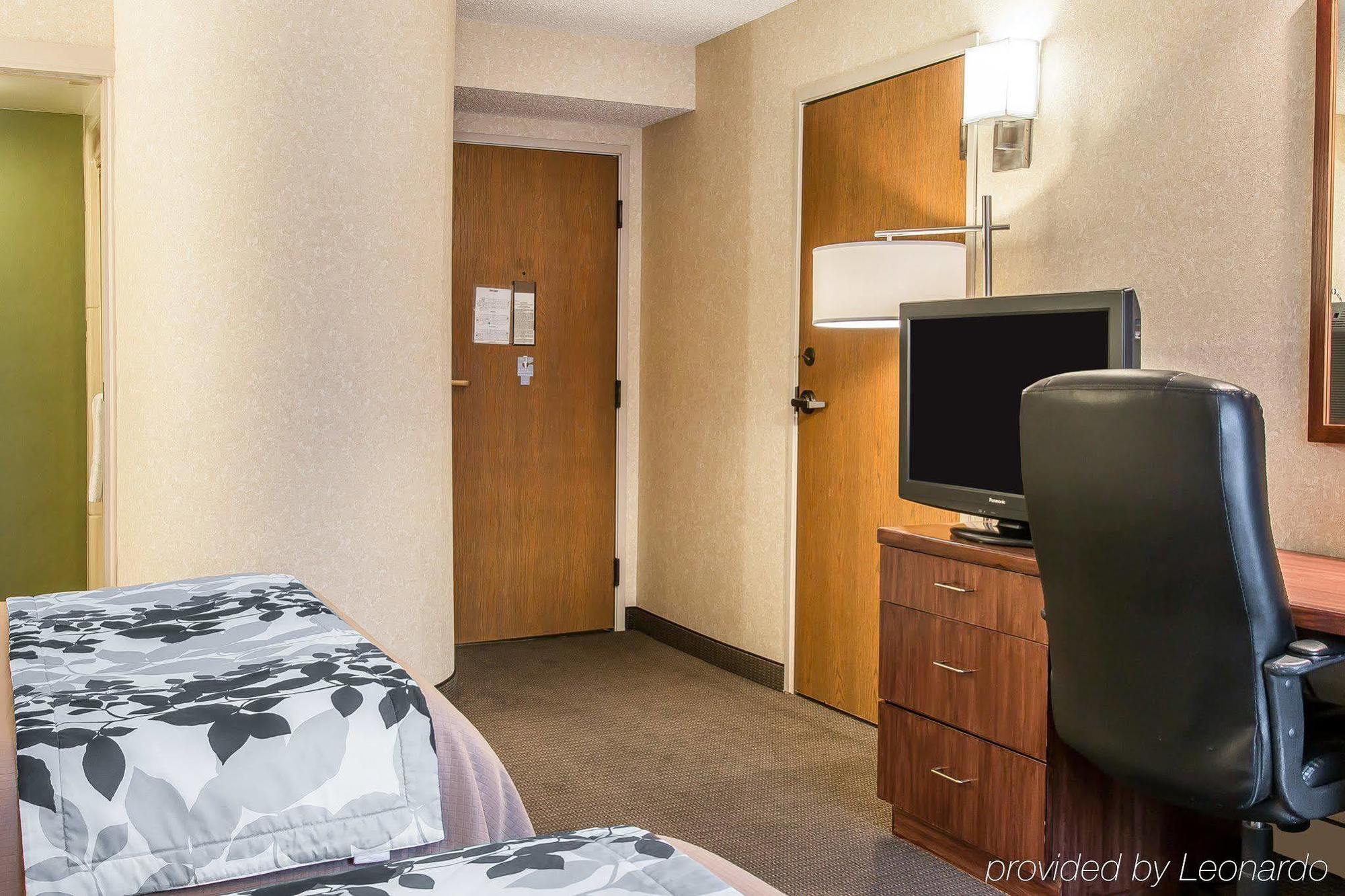 Hotel Baymont By Wyndham Flat Rock Extérieur photo